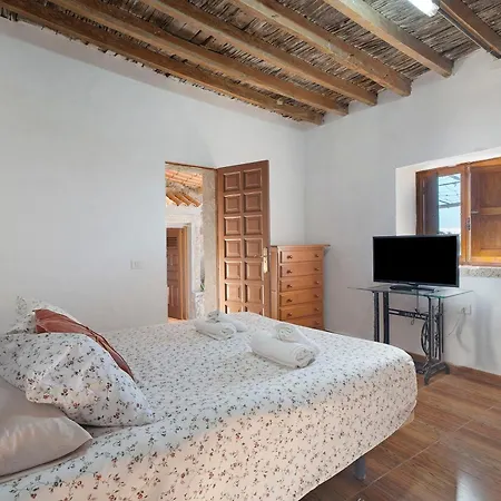 Eco Holidays House Races דירה